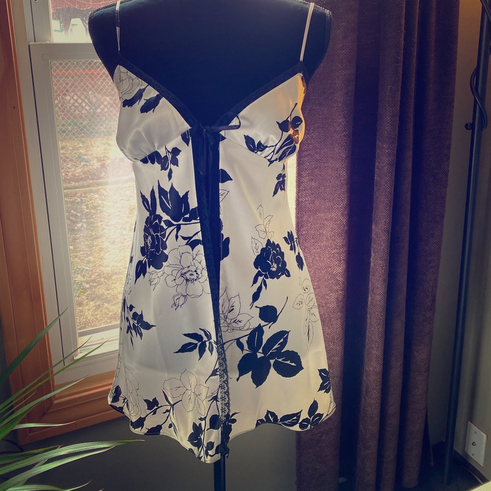 Black and white satin baby doll w G string